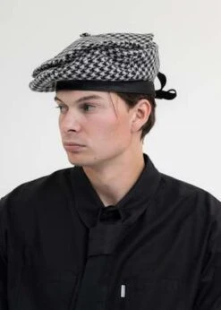 JUNTAE KIMJuntae Kim Slashed Wool Beret - Black/White Houndstooth -Men Outfitters Shop BLACK WHITE SLASHED WOOL BERET HOUNDSTOOTH 20230819121757 1
