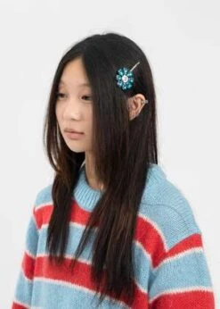 Charles JeffreyCYAN CRAZY DAIZY HAIR PIN - Multi -Men Outfitters Shop Charles Jeffrey CYAN CRAZY DAIZY HAIR PIN Multi 20230919024535