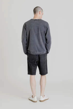 Uniform BridgeOne Tuck Denim Shorts - Black Washed 3 Uniform BridgeOne Tuck Denim Shorts - Black Washed - Image 3
