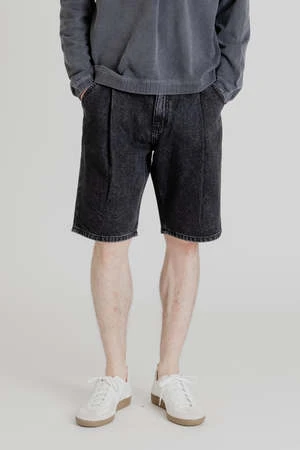 Uniform BridgeOne Tuck Denim Shorts - Black Washed 1 Uniform BridgeOne Tuck Denim Shorts - Black Washed