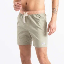 Banks JournalPrimary Elastic Boardshort - Green Tea