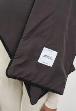 Embassy Of Bricks & LogsBayonne Sherpa Scarf - Black -Men Outfitters Shop Unisex Bayonne Sherpa Scarf Black 20211214202403 2