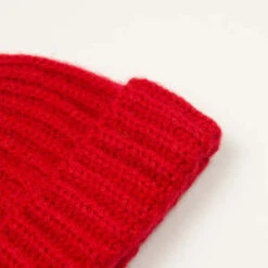 Câbleamicableami Mohair Tube Yarn Beanie - Red -Men Outfitters Shop cableami Mohair Tube Yarn Beanie Red 20230922213324 2